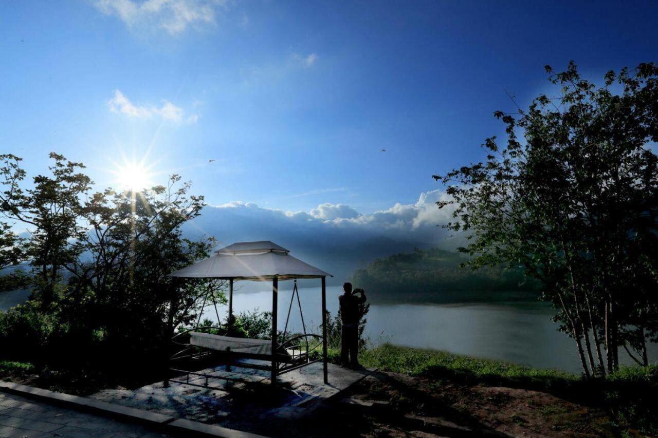 Ottway Hills Near Mattupetty Dam Hotel Munnar Kültér fotó